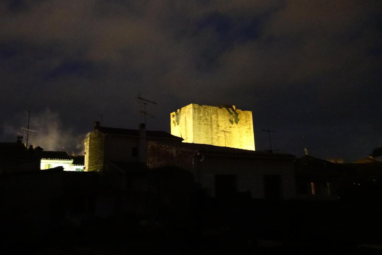 Bel Appartement Terrasse 4 Étoiles Intra Muros Aigues-Mortes Exterior foto