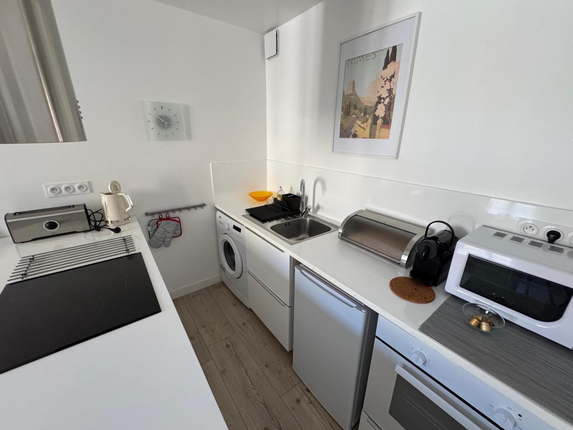 Bel Appartement Terrasse 4 Étoiles Intra Muros Aigues-Mortes Exterior foto