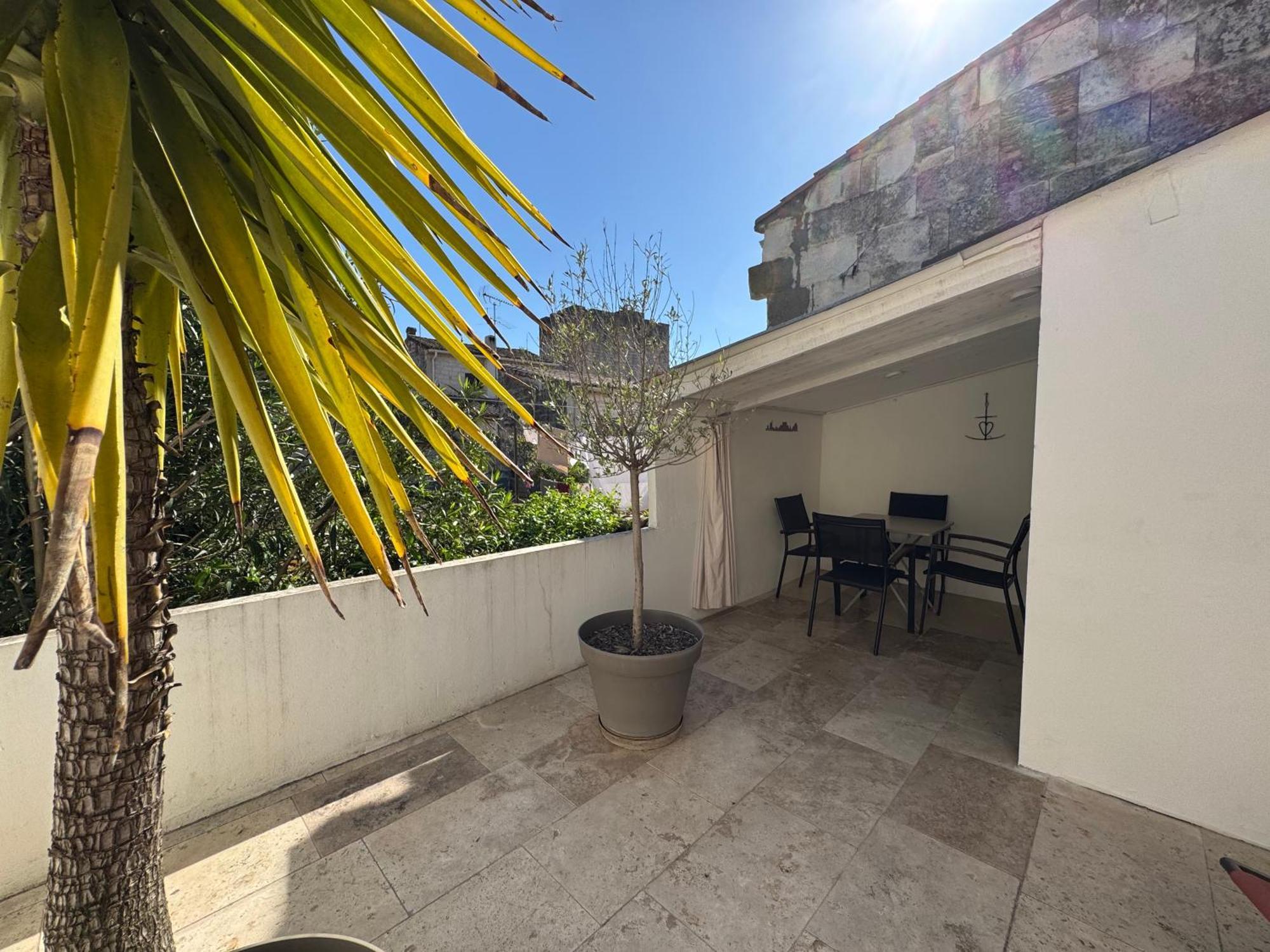 Bel Appartement Terrasse 4 Étoiles Intra Muros Aigues-Mortes Exterior foto