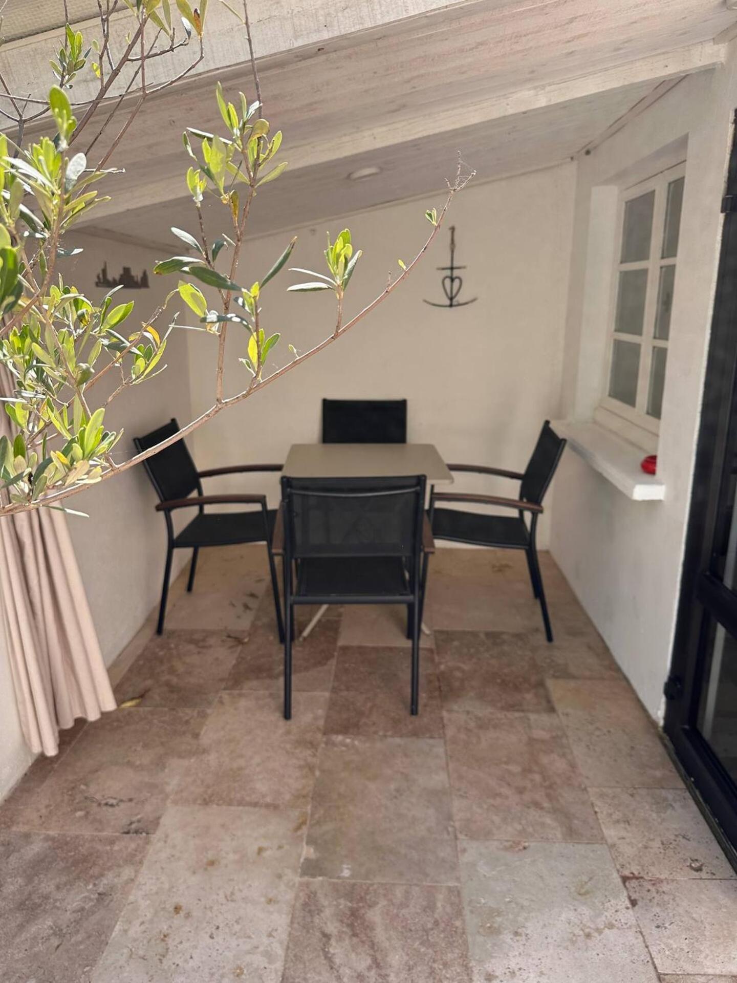Bel Appartement Terrasse 4 Étoiles Intra Muros Aigues-Mortes Exterior foto
